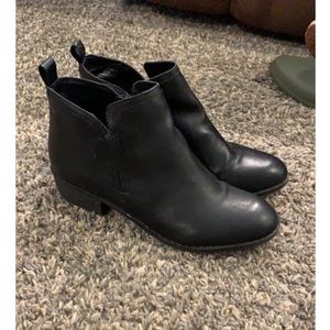 Women’s Black short booties